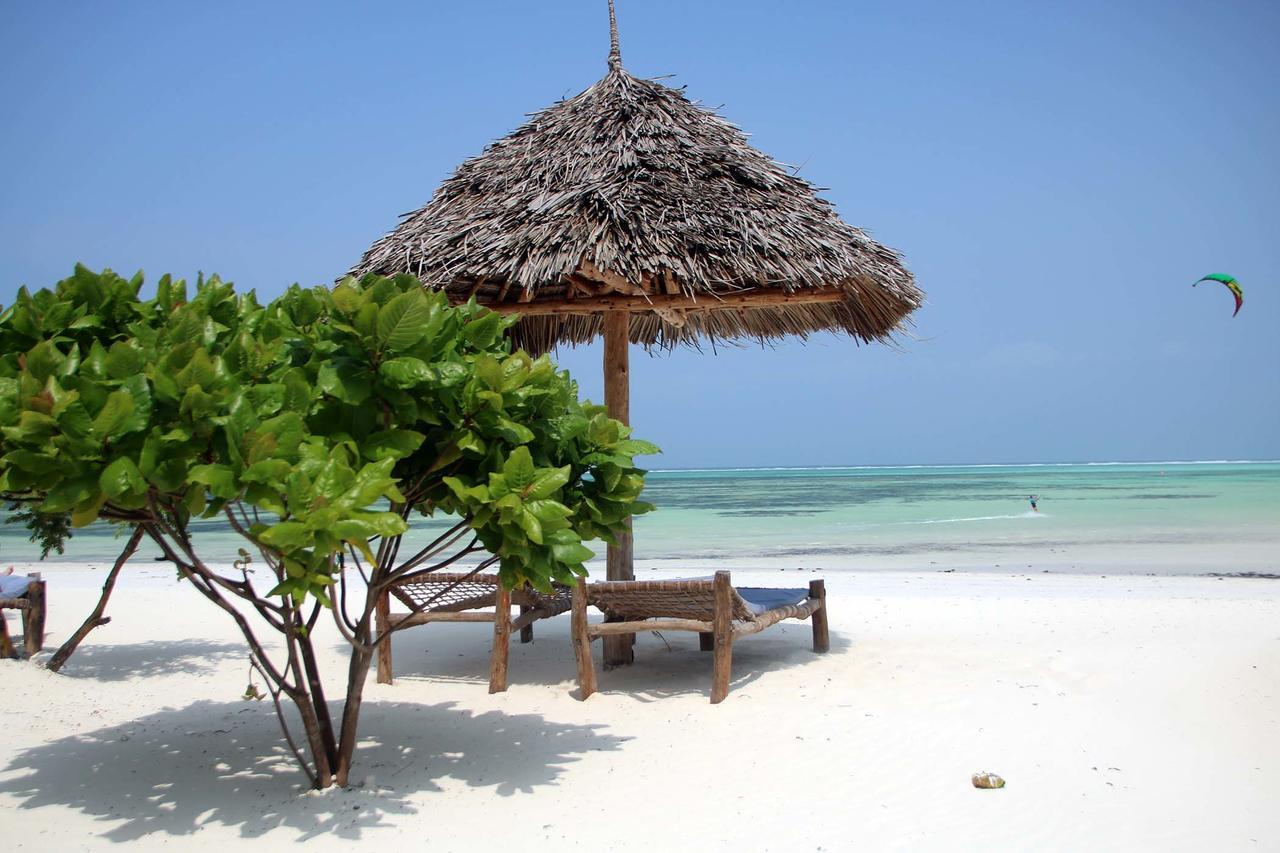 Moonshine Villa Hotel Pwani Mchangani Eksteriør bilde