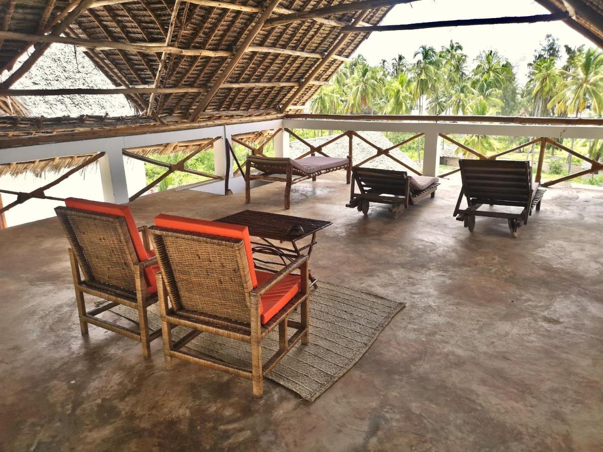 Moonshine Villa Hotel Pwani Mchangani Eksteriør bilde